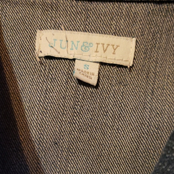 Chic Kids Denim Jacket with Patterned Shoulders - Picture 2 of 5